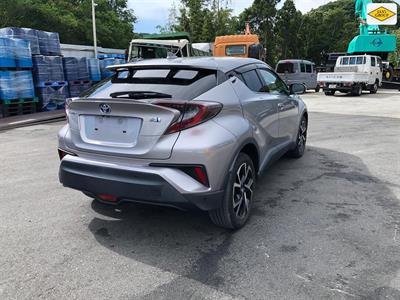 2017 Toyota C-HR - Thumbnail