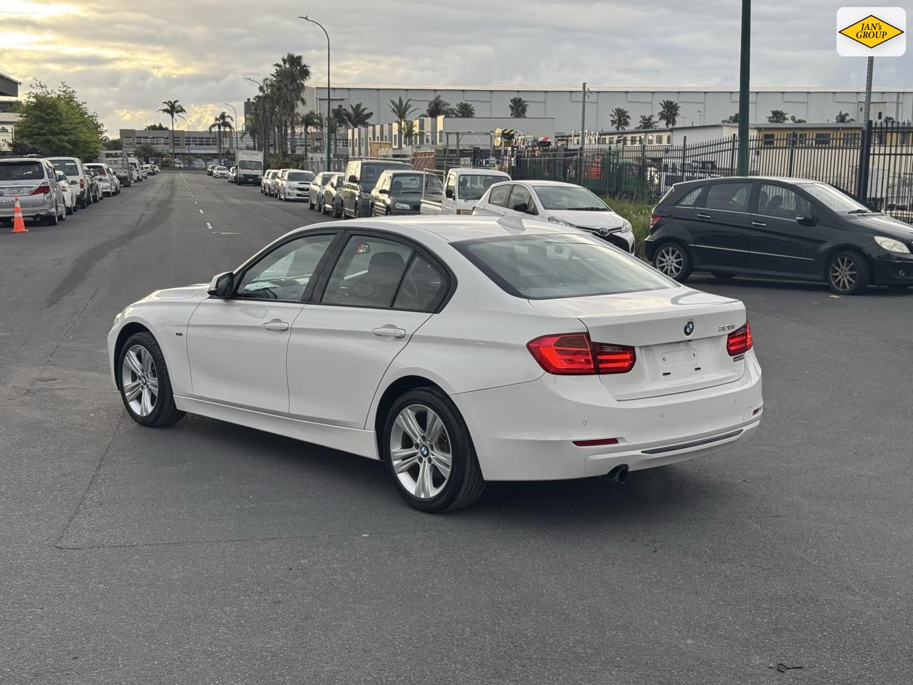 2012 BMW 320i