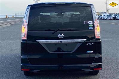 2014 Nissan Serena - Thumbnail