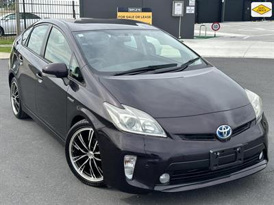 2012 Toyota Prius - Thumbnail