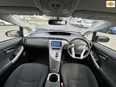 2012 Toyota Prius - Thumbnail