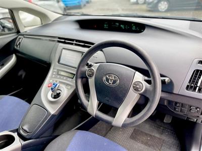 2013 Toyota Prius - Thumbnail