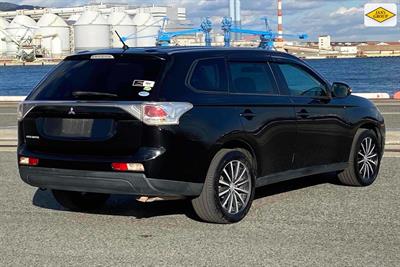 2012 Mitsubishi Outlander - Thumbnail