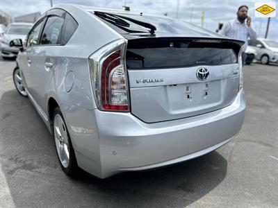 2012 Toyota Prius - Thumbnail