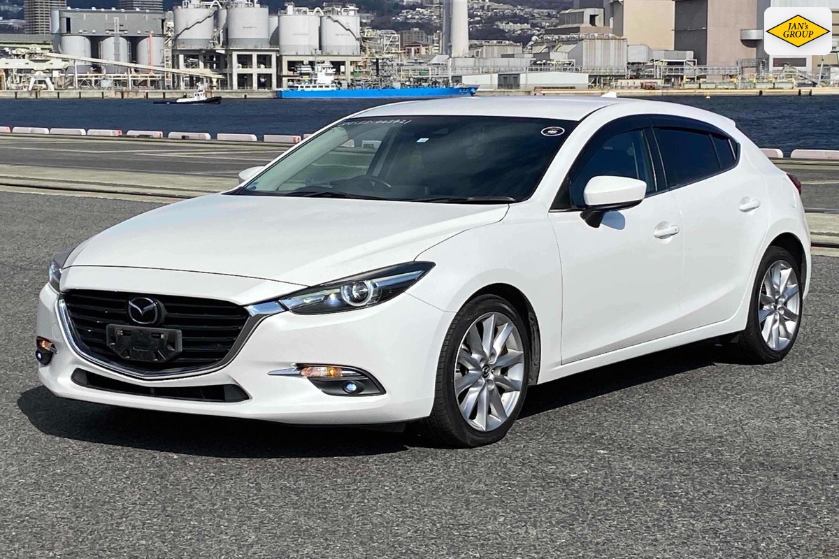 2016 Mazda Axela