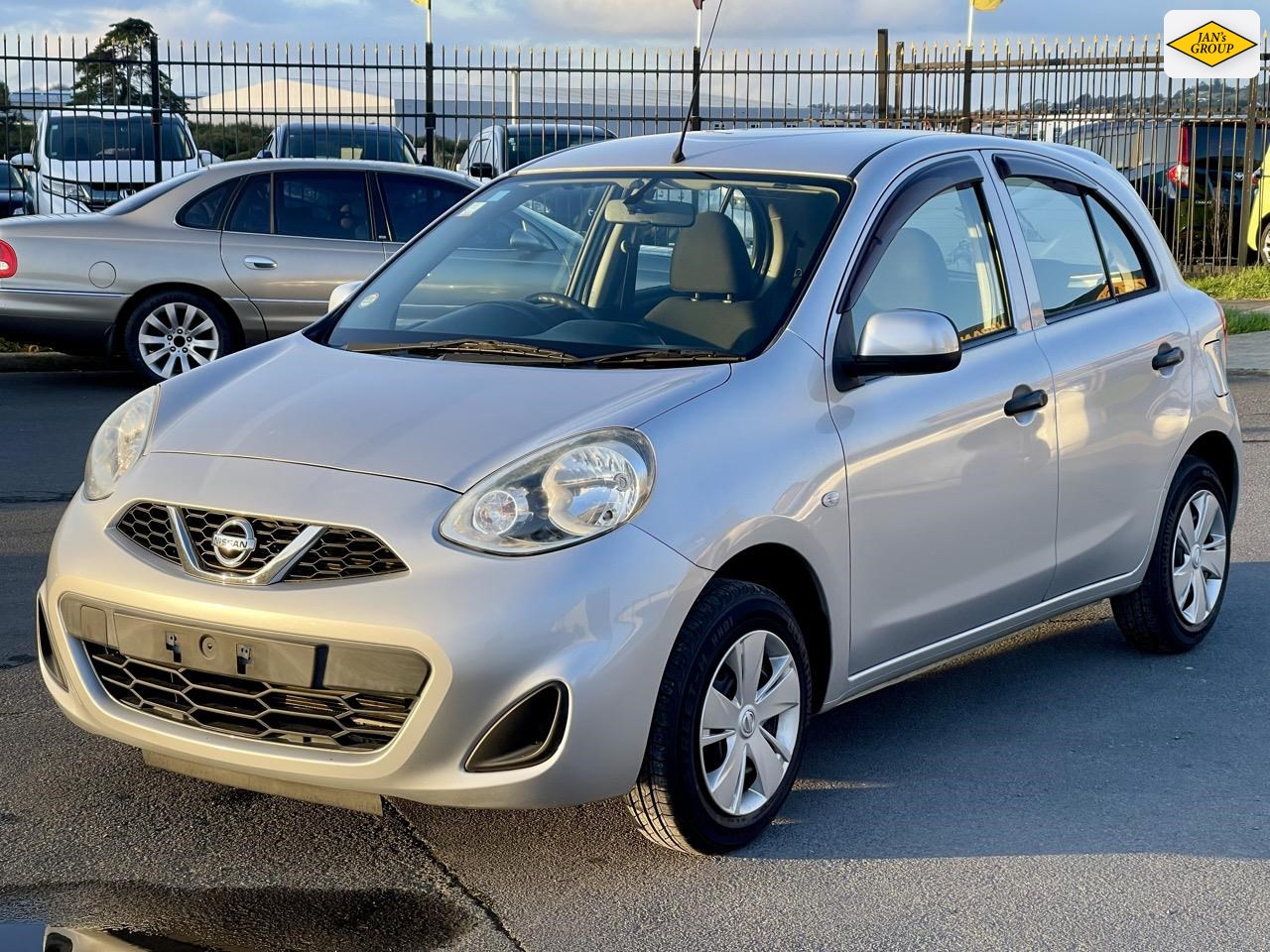 2015 Nissan March