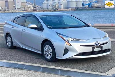 2018 Toyota Prius - Thumbnail