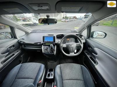 2011 Toyota Wish - Thumbnail