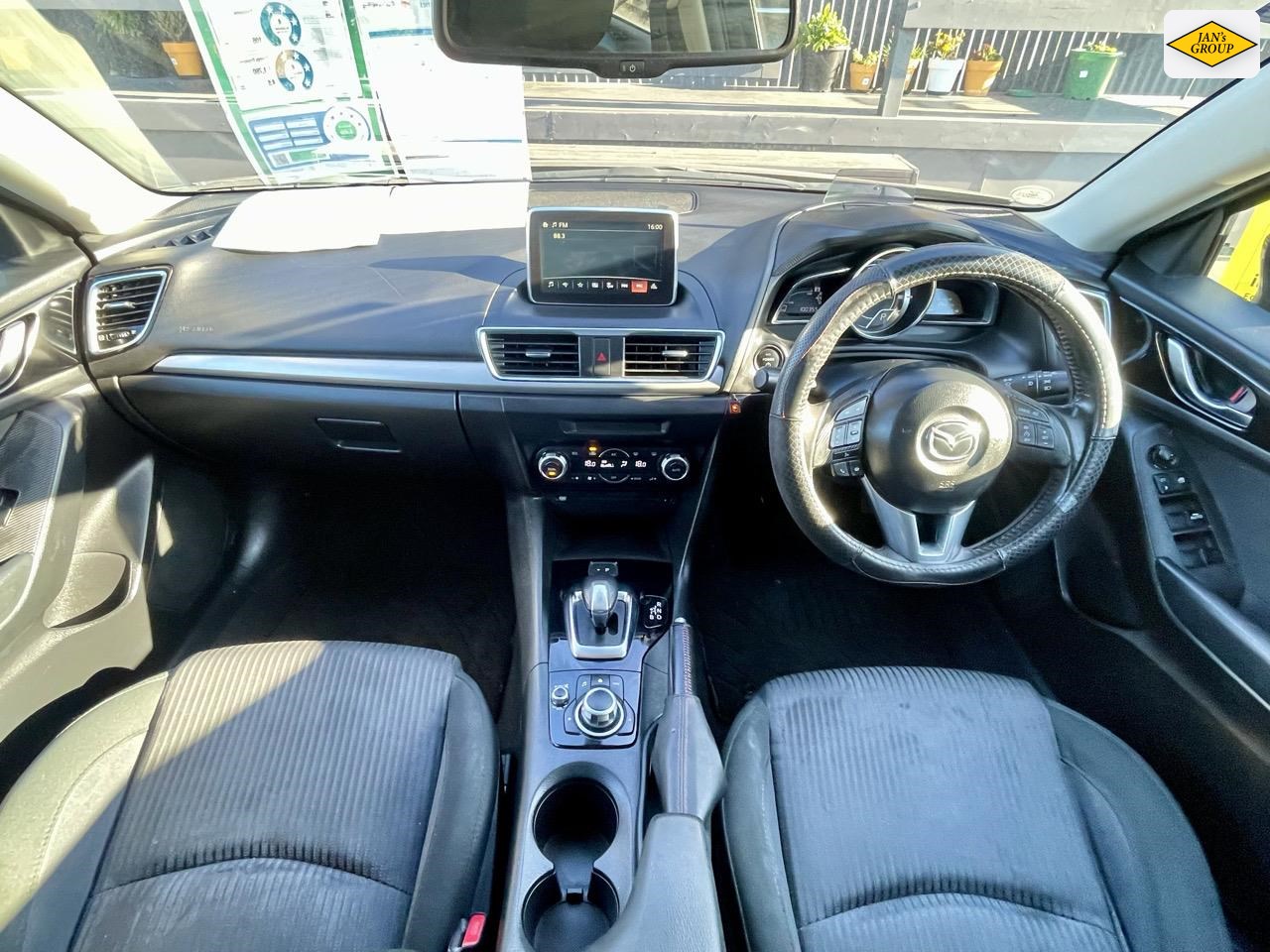 2016 Mazda Axela