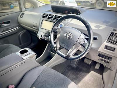 2014 Toyota Prius - Thumbnail