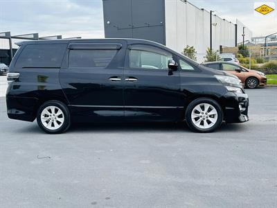 2013 Toyota Vellfire - Thumbnail