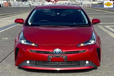 2019 Toyota Prius - Thumbnail