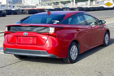 2019 Toyota Prius - Thumbnail