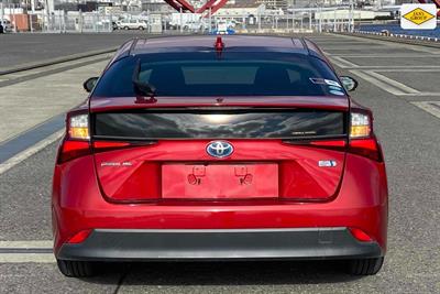 2019 Toyota Prius - Thumbnail