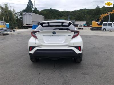 2017 Toyota C-HR - Thumbnail