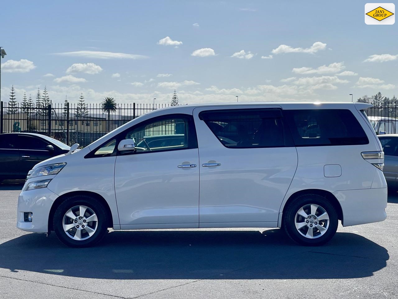 2014 Toyota Vellfire