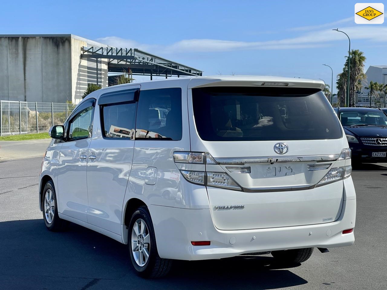 2014 Toyota Vellfire