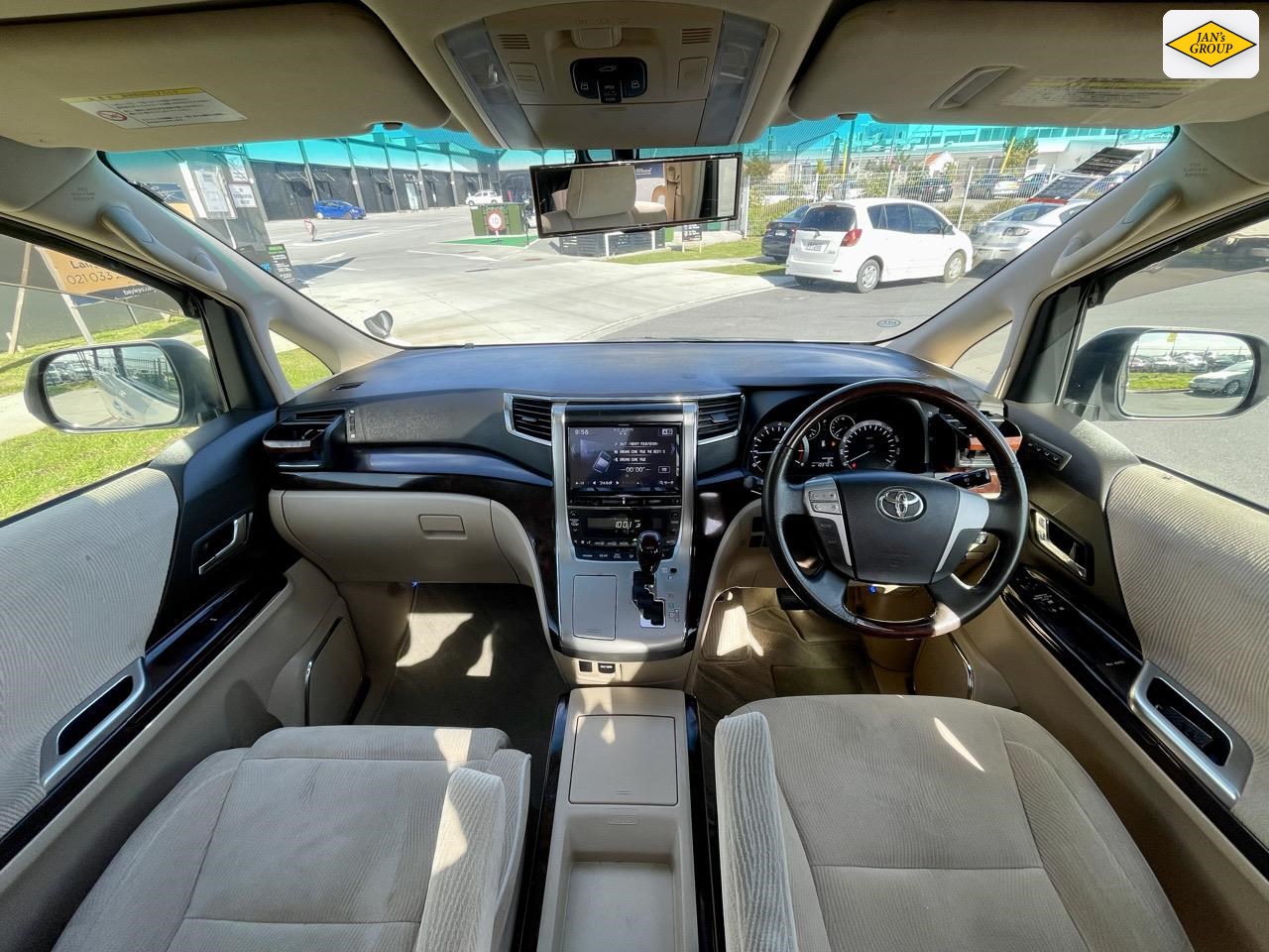 2014 Toyota Vellfire