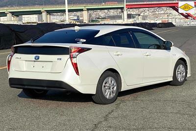 2017 Toyota Prius - Thumbnail