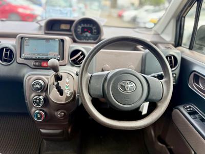 2014 Toyota Porte - Thumbnail