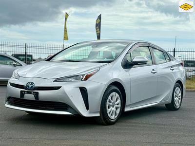 2021 Toyota Prius - Thumbnail