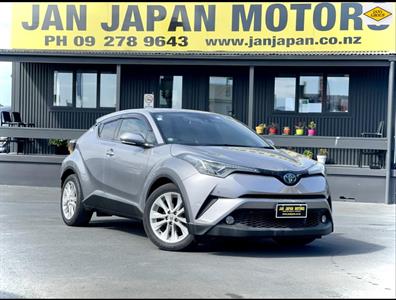 2017 Toyota C-HR - Thumbnail