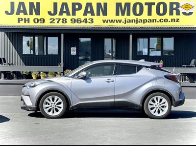 2017 Toyota C-HR - Thumbnail