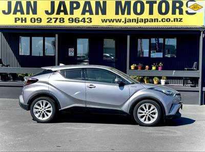 2017 Toyota C-HR - Thumbnail