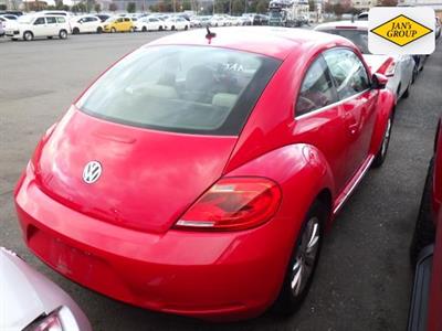 2013 Volkswagen Beetle - Thumbnail