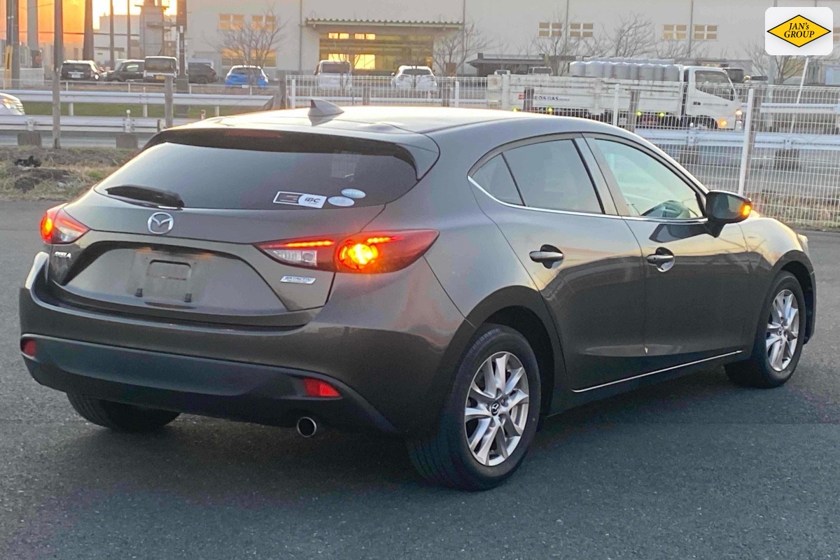 2015 Mazda Axela