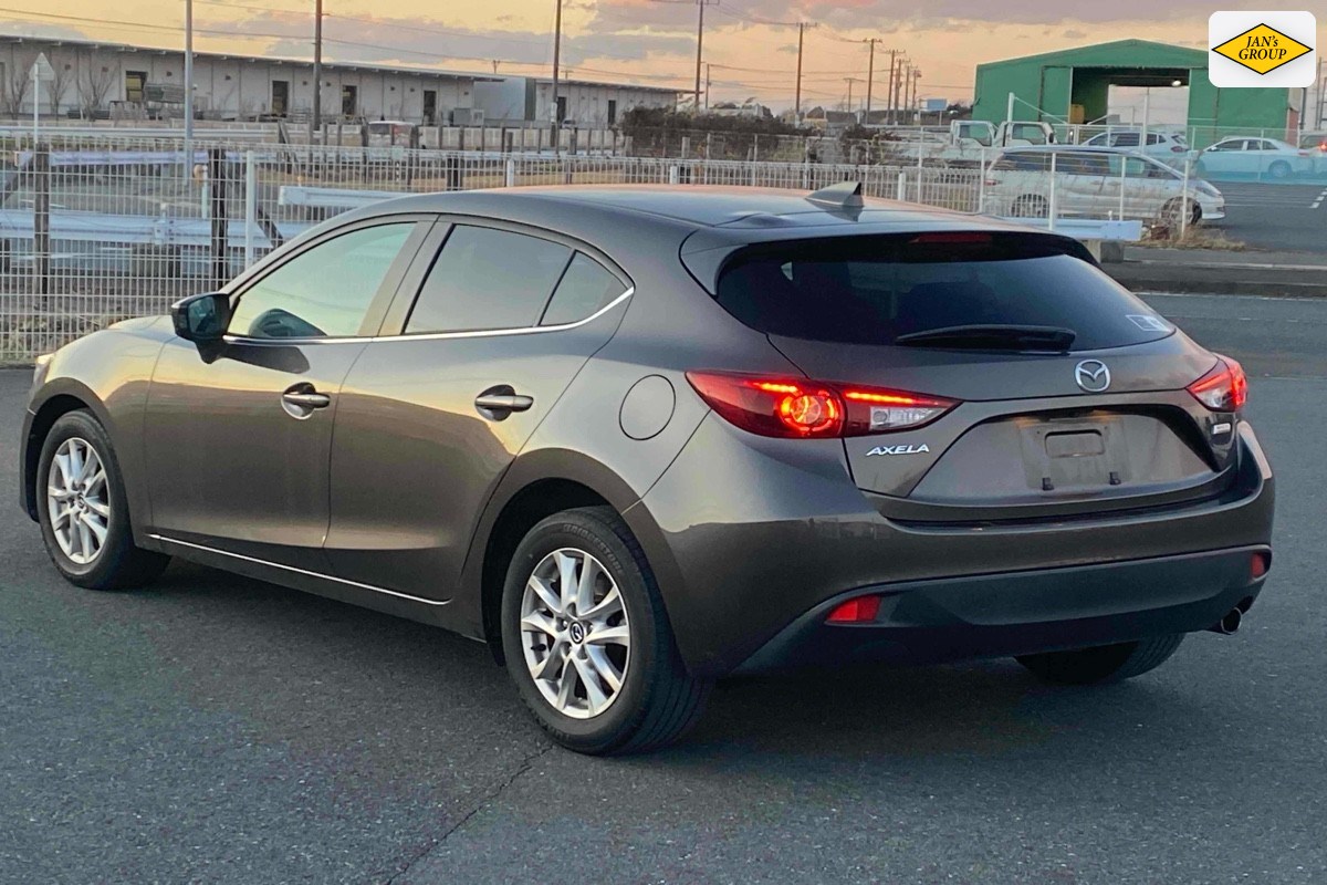 2015 Mazda Axela