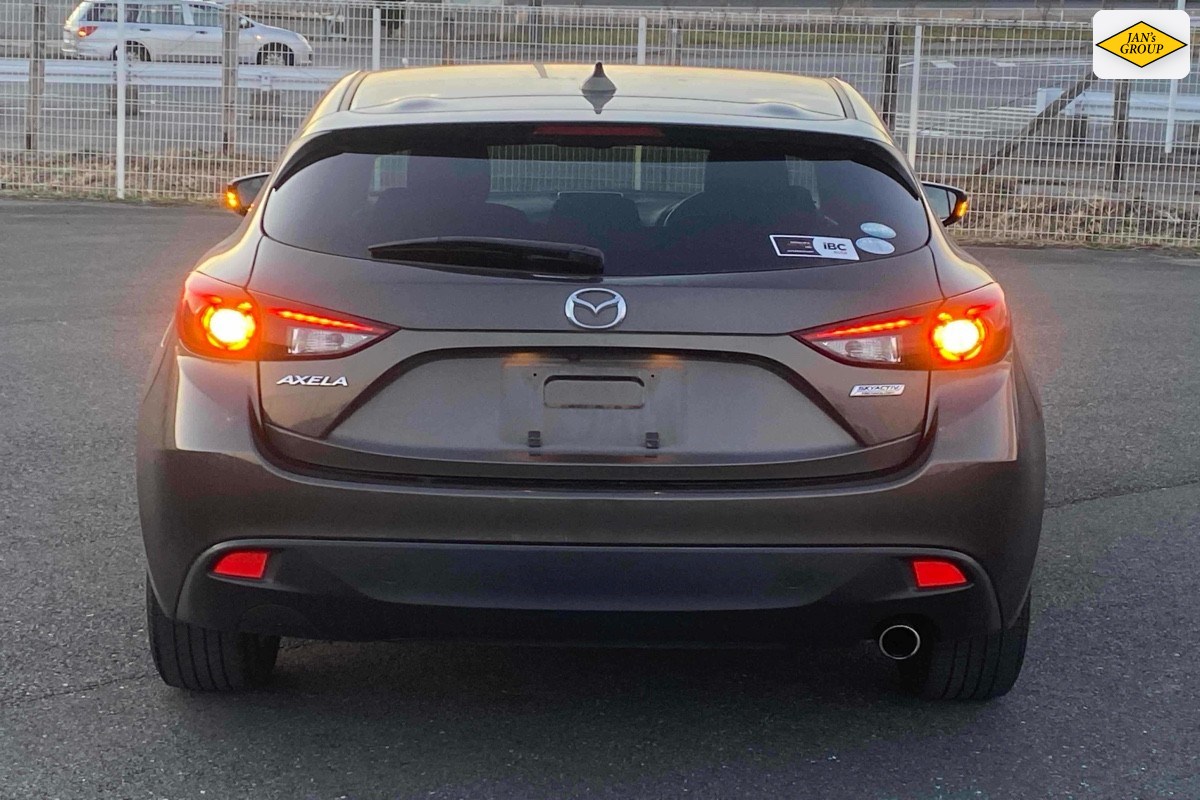 2015 Mazda Axela