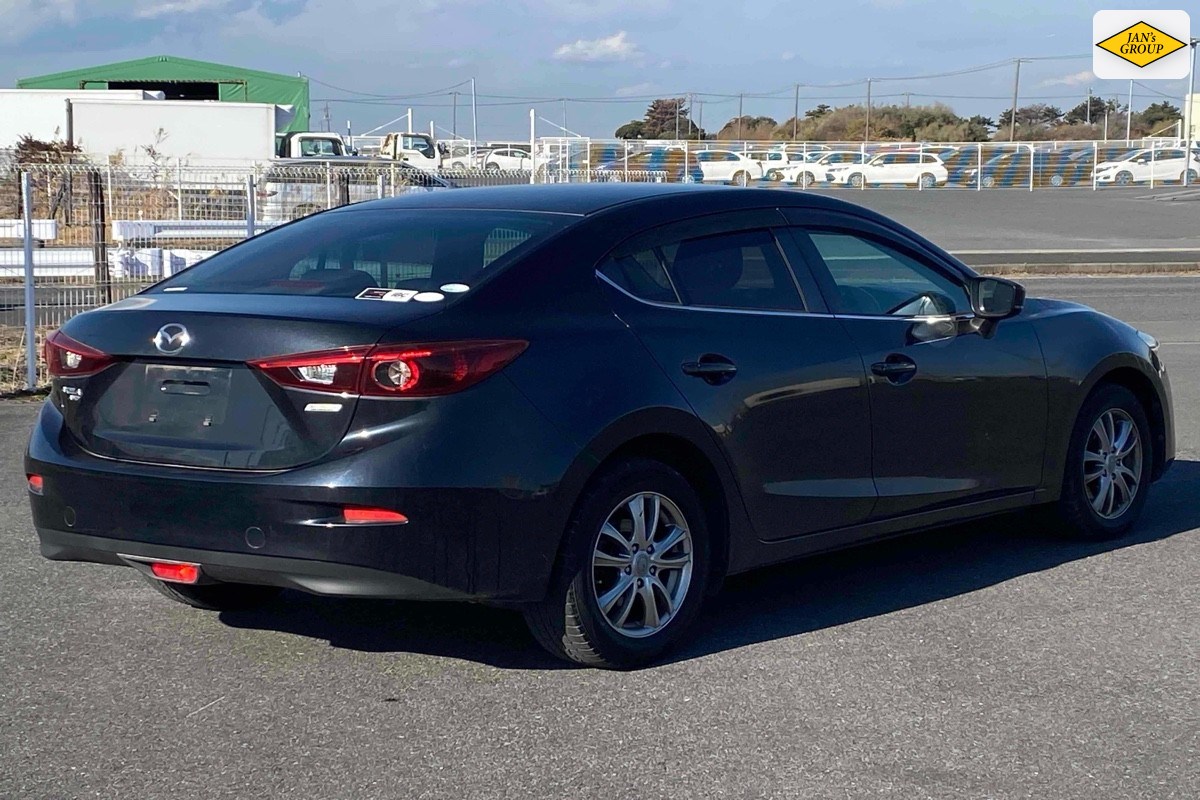 2016 Mazda Axela