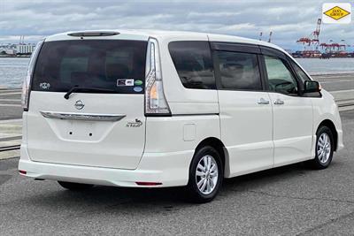 2016 Nissan Serena - Thumbnail