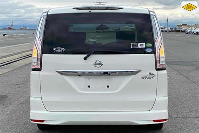 2016 Nissan Serena - Thumbnail