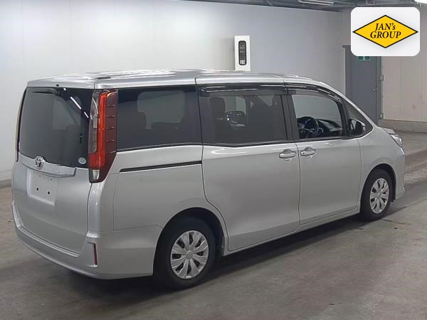 2014 Toyota Noah