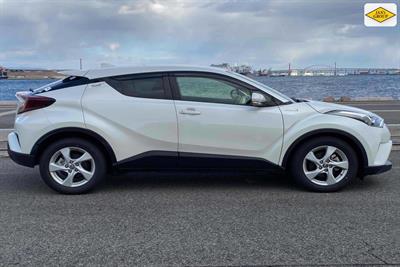 2019 Toyota C-HR - Thumbnail