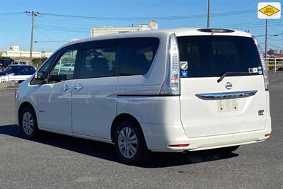 2014 Nissan Serena - Thumbnail