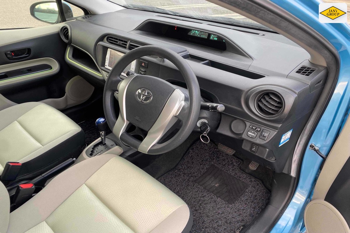 2013 Toyota Aqua