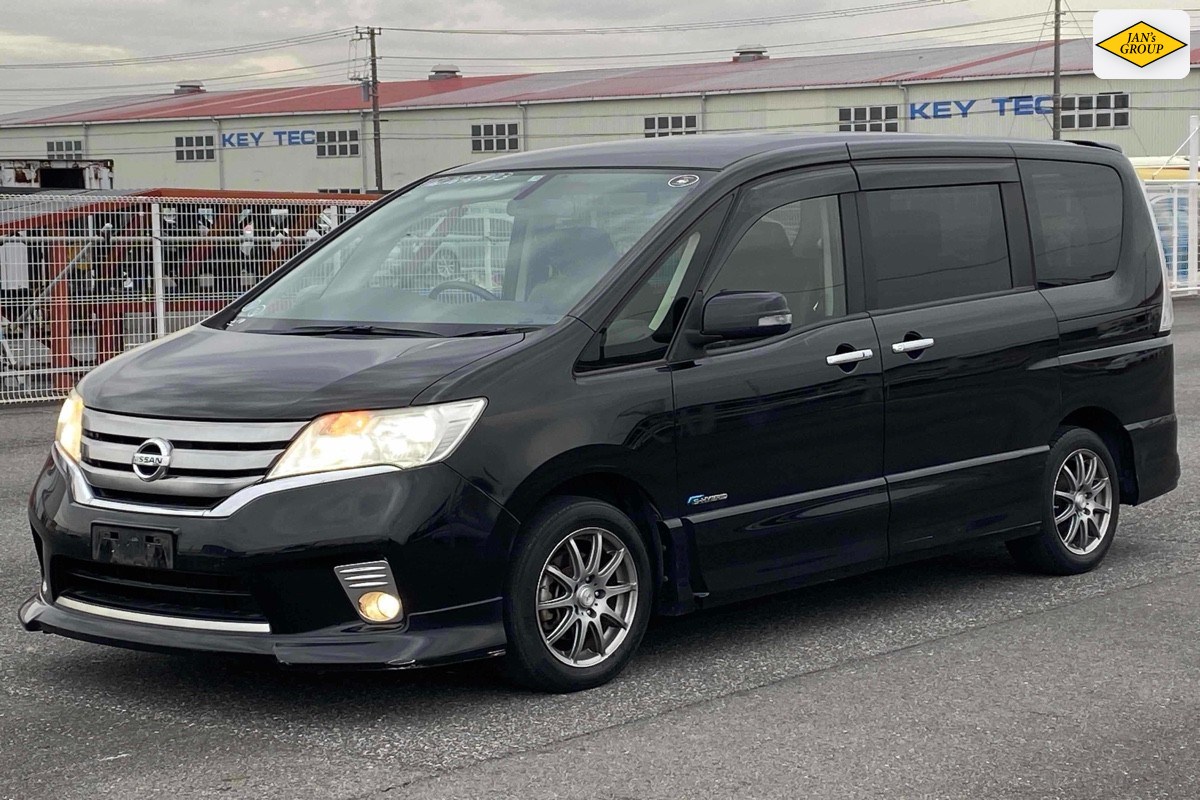 2013 Nissan Serena