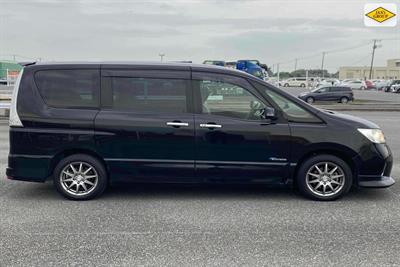 2013 Nissan Serena - Thumbnail