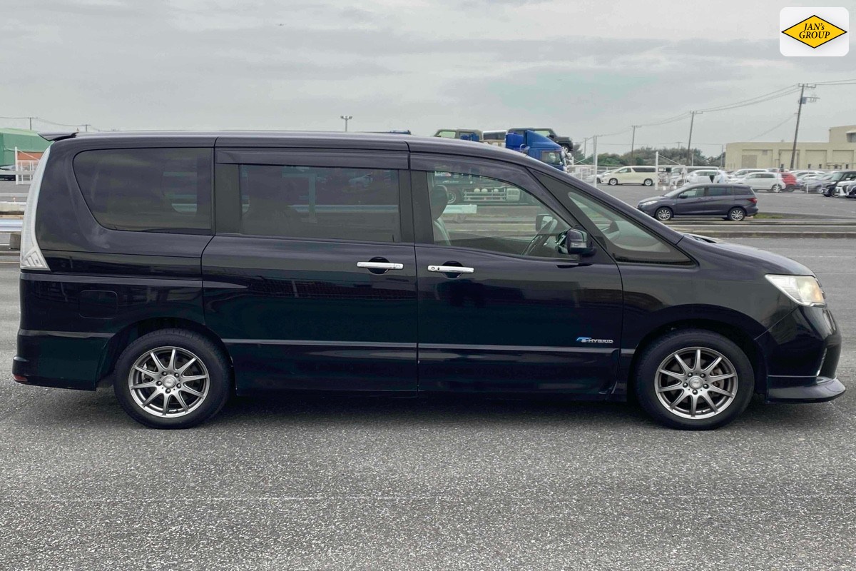 2013 Nissan Serena