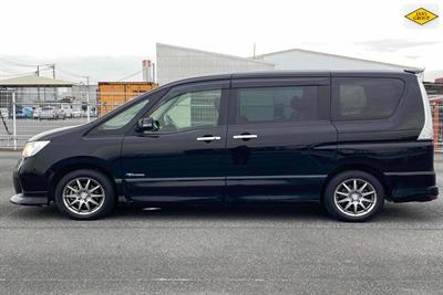 2013 Nissan Serena - Thumbnail