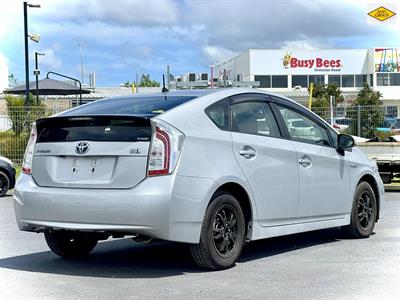 2014 Toyota Prius - Thumbnail