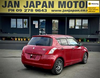 2013 Suzuki Swift - Thumbnail