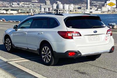 2016 Subaru Outback - Thumbnail