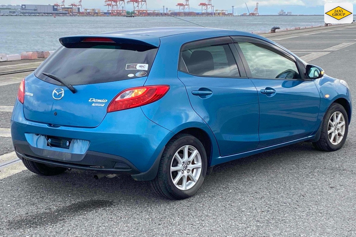 2013 Mazda Demio