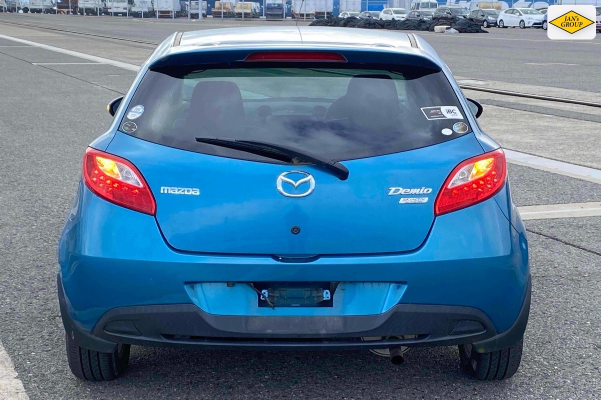 2013 Mazda Demio