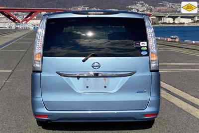 2014 Nissan Serena - Thumbnail