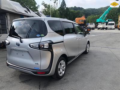 2019 Toyota Sienta - Thumbnail